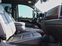 2025 Chevrolet Silverado 2500HD HIGHCOUNTRY | DIESEL | ONLY16000KMS | BLACKEDOUT |