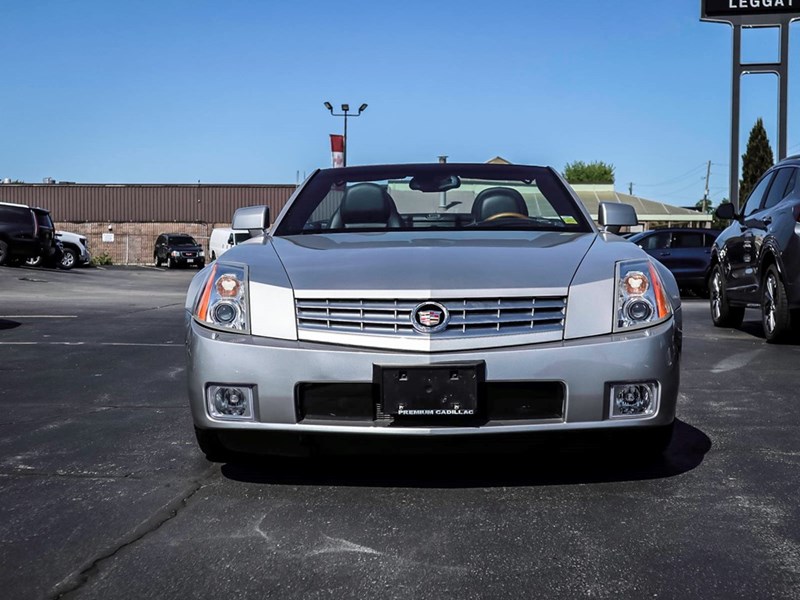 2004 Cadillac XLR 2dr Convertible