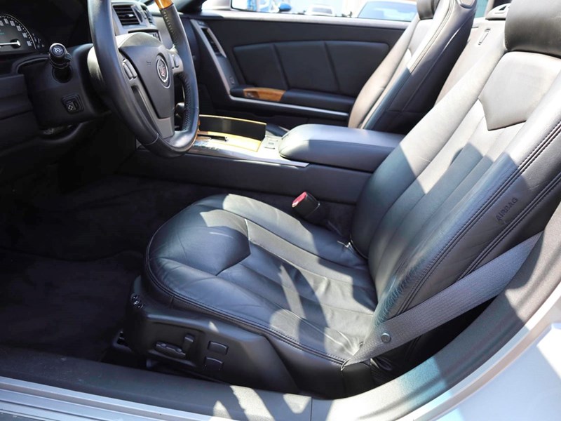 2004 Cadillac XLR 2dr Convertible