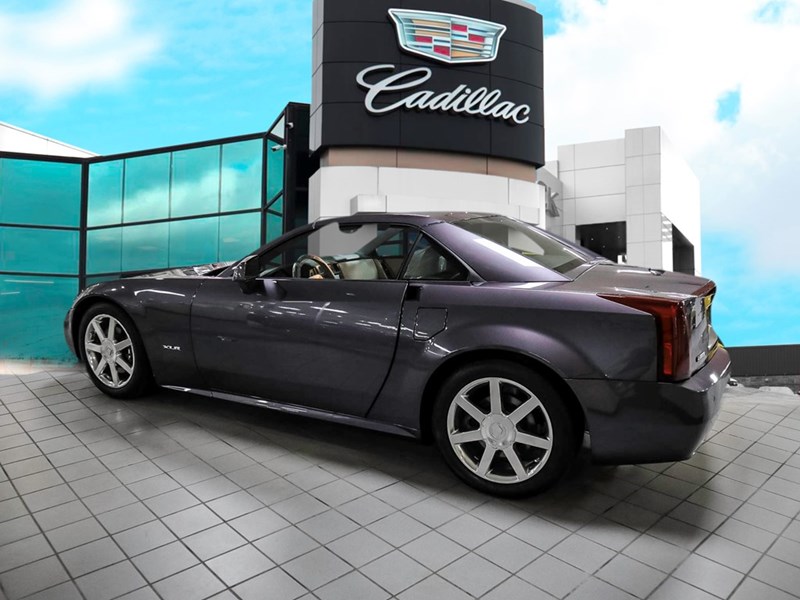 2004 Cadillac XLR 2dr Convertible