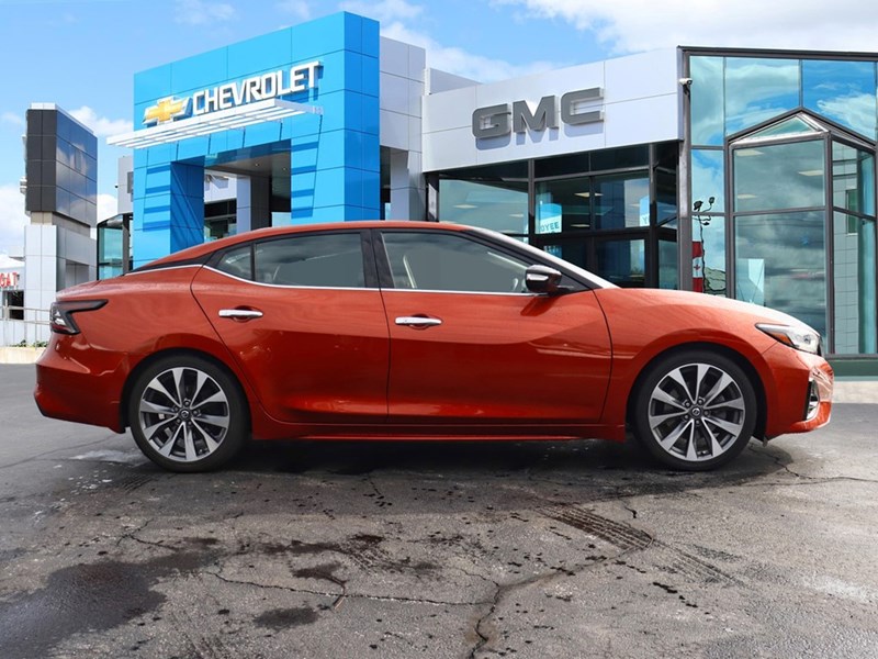 2019 Nissan Maxima SV Sedan