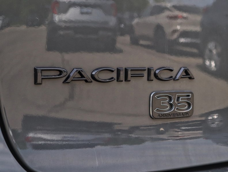 2020 Chrysler Pacifica Limited 35Th Anniversary FWD *Ltd Avail*