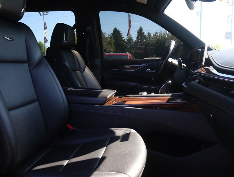 2023 Cadillac Escalade Esv 4WD 4Dr Luxury