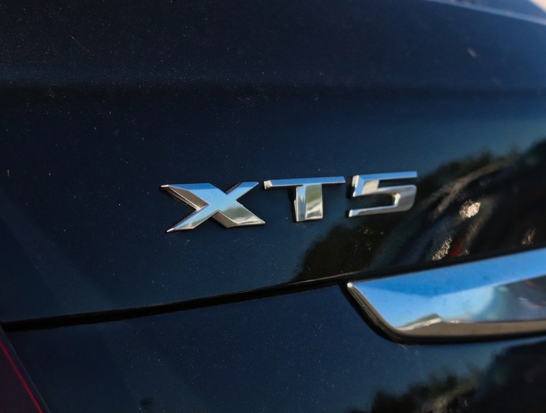 2023 Cadillac Xt5 AWD 4Dr Luxury