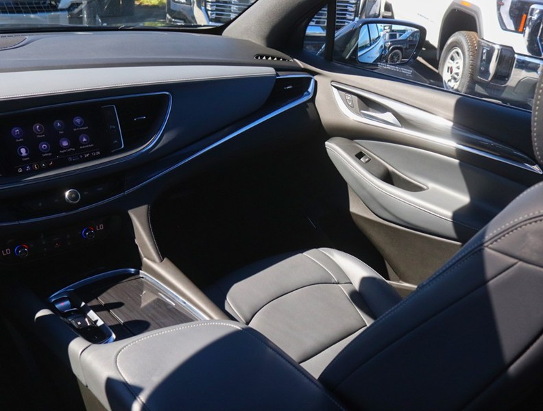 2024 Buick Enclave Essence | ST | Only12000km | 1Owner | Noaccidents