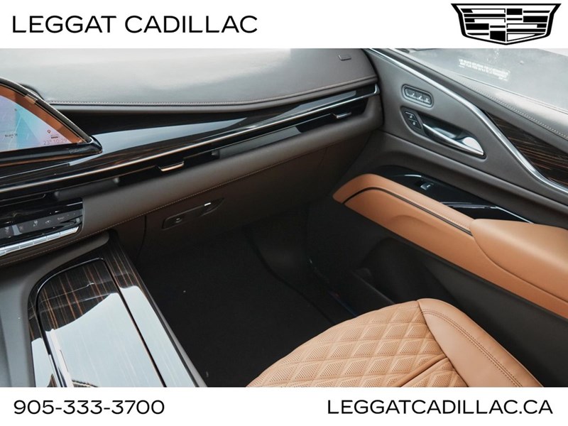 2024 Cadillac Escalade ESV 4WD 4dr Premium Luxury