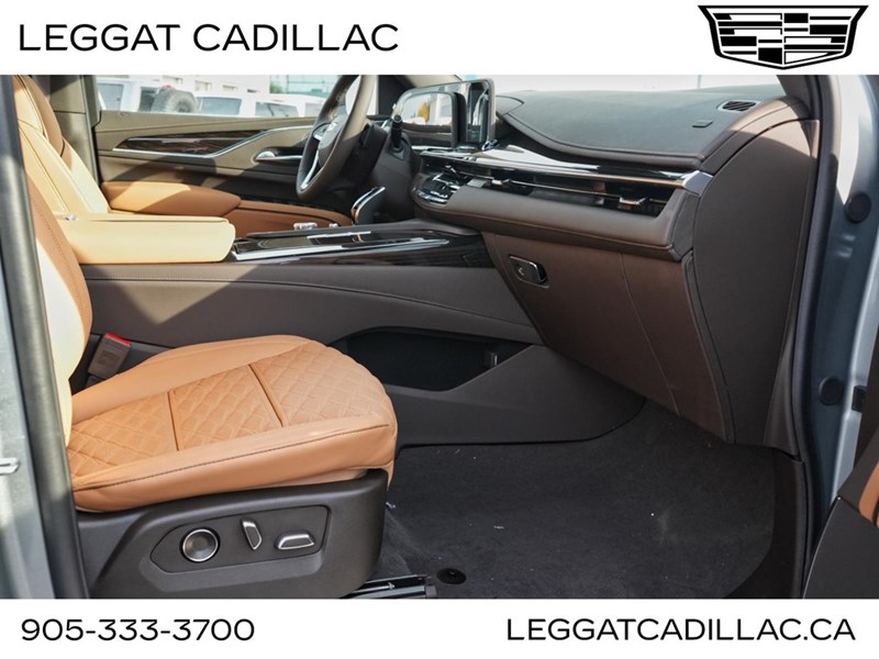 2024 Cadillac Escalade ESV 4WD 4dr Premium Luxury
