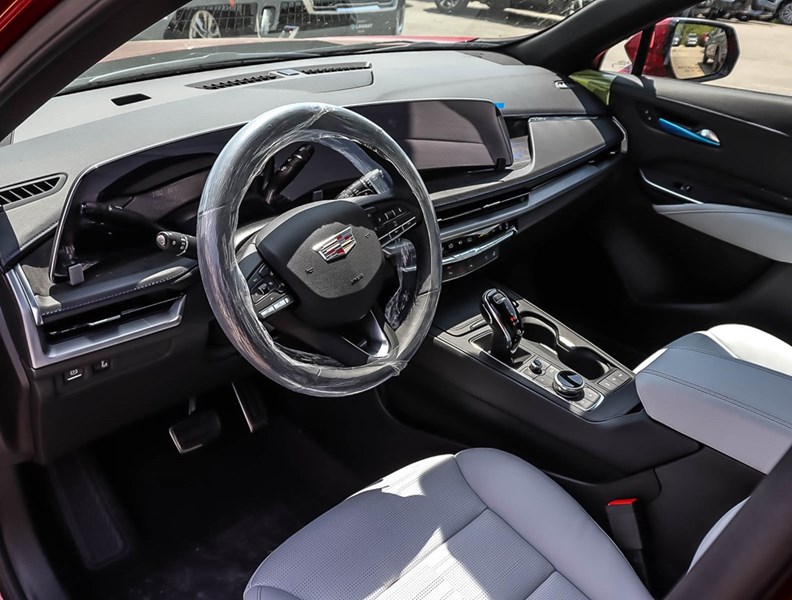 2024 Cadillac XT4 AWD 4dr Sport