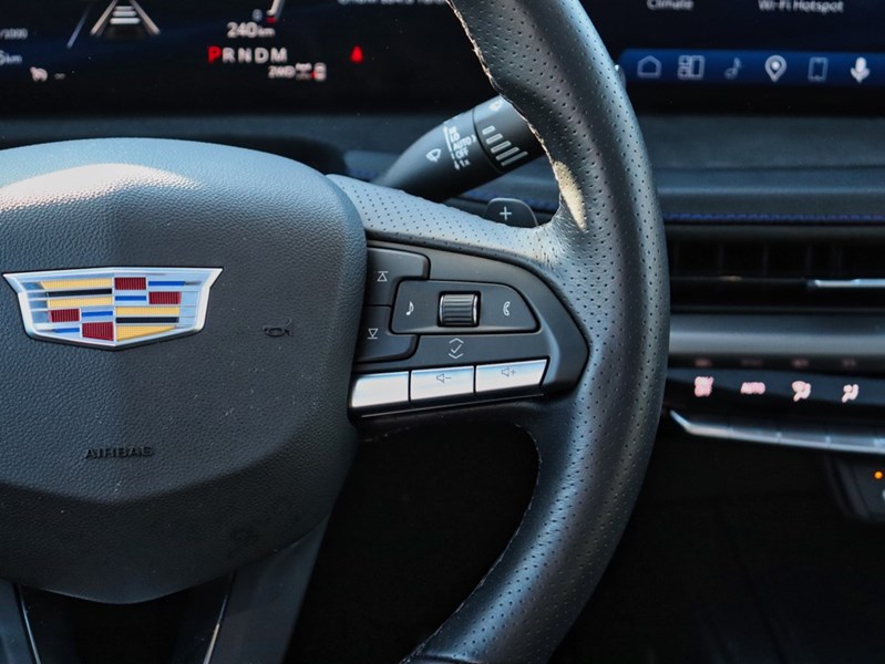 2024 Cadillac Xt4 Sport | AWD | 2Setsoftires | Only25000km | Likenew