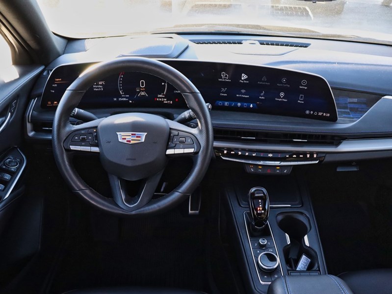 2024 Cadillac Xt4 Sport | AWD | 2Setsoftires | Only25000km | Likenew