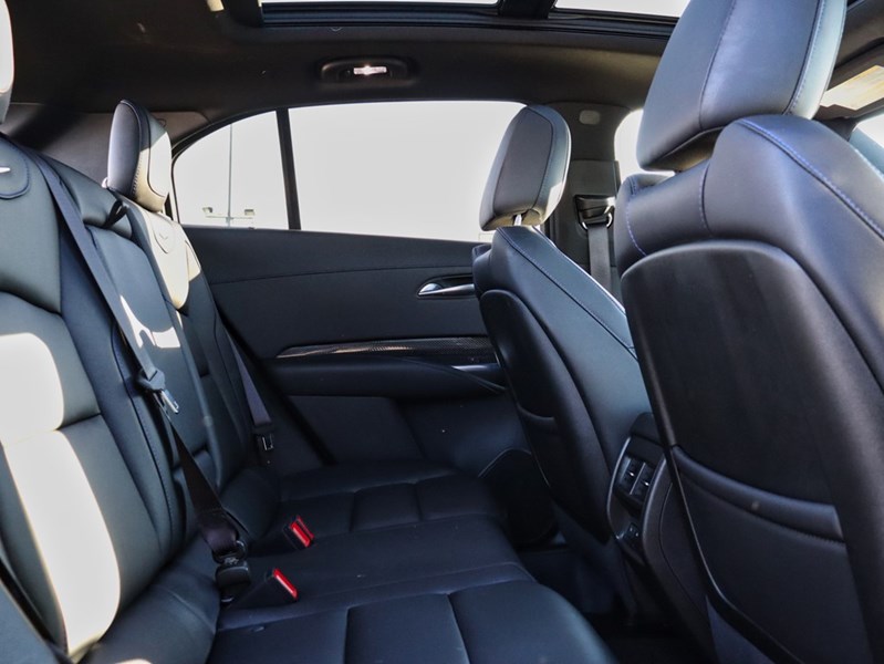 2024 Cadillac Xt4 Sport | AWD | 2Setsoftires | Only25000km | Likenew