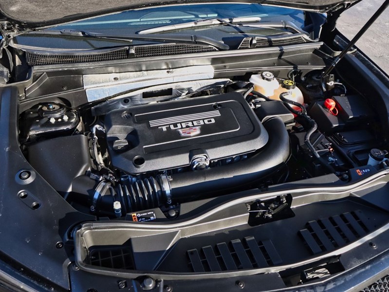 2024 Cadillac Xt4 Sport | AWD | 2Setsoftires | Only25000km | Likenew