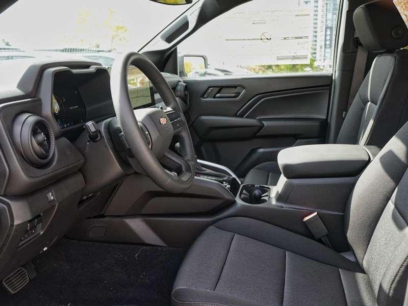 2024 Chevrolet Colorado 4WD Crew Cab WT