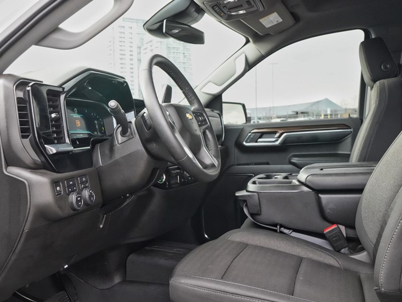 2024 Chevrolet Silverado 1500 4WD Crew Cab 147