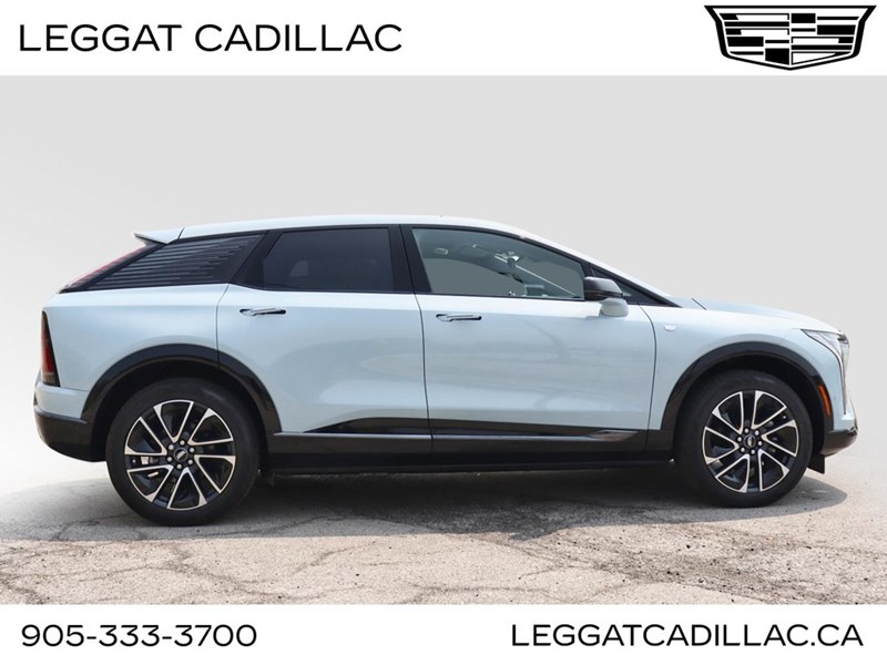 2025 Cadillac OPTIQ AWD 4dr Sport w/1SF