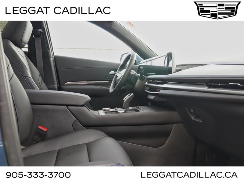 2025 Cadillac XT4 AWD 4dr Sport