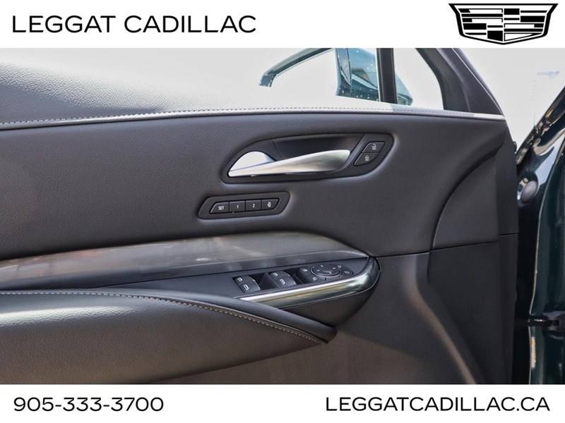 2025 Cadillac XT4 AWD 4dr Premium Luxury