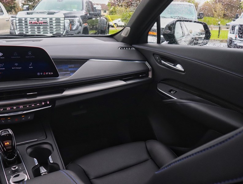 2025 Cadillac Xt4 AWD 4Dr Sport