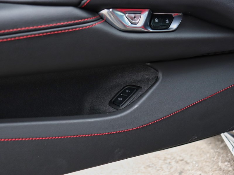 2025 Chevrolet Corvette Convertible | 1Lt | Exhaust | Tinted | Only6700km