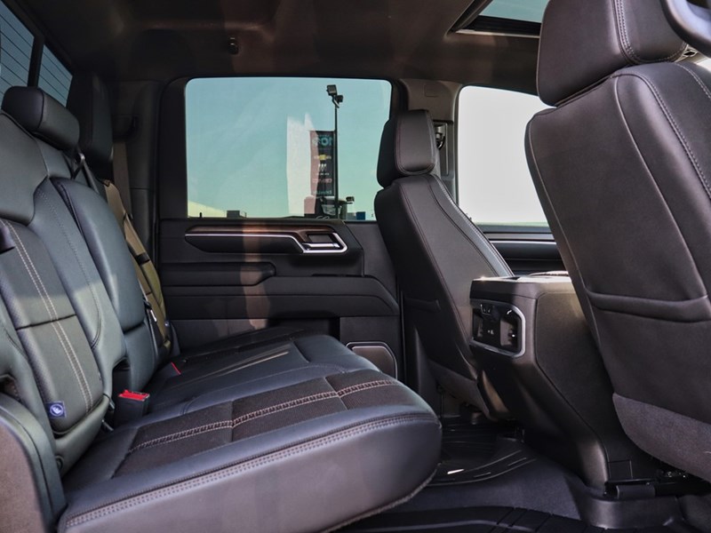 2025 Chevrolet Silverado 2500HD HIGHCOUNTRY | DIESEL | ONLY16000KMS | BLACKEDOUT |
