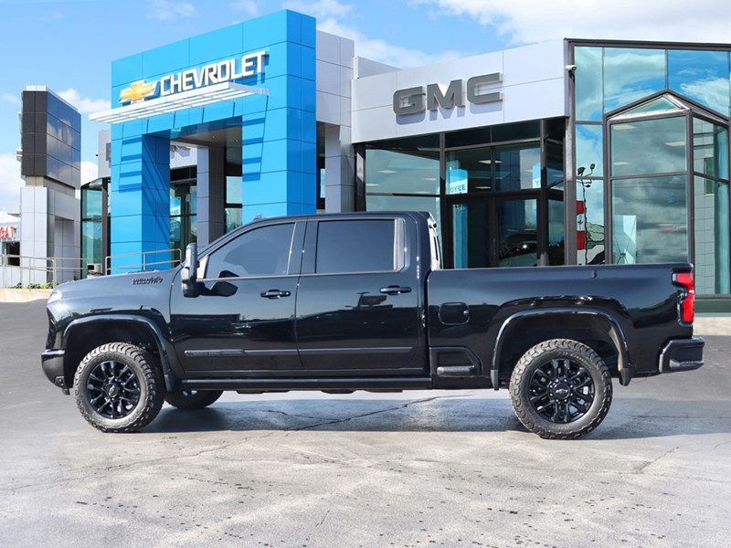 2025 Chevrolet Silverado 2500HD HIGHCOUNTRY | DIESEL | ONLY16000KMS | BLACKEDOUT |
