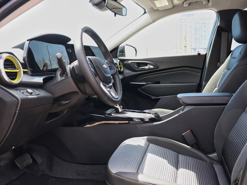 2025 Chevrolet Trax FWD 4dr LT