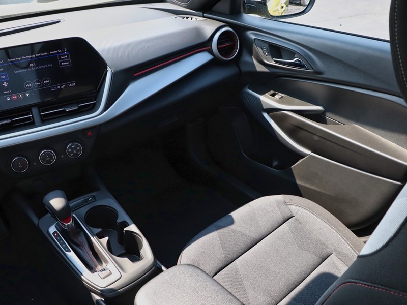 2025 Chevrolet Trax FWD 4dr 1RS
