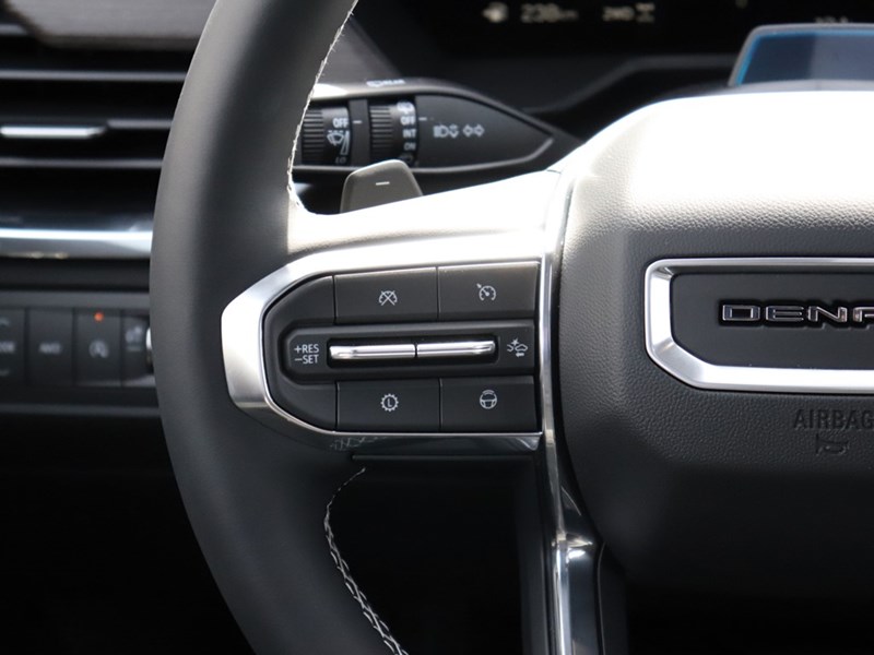 2025 GMC Acadia AWD 4dr Denali