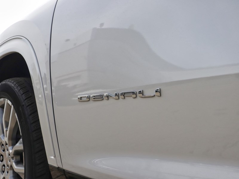 2025 GMC Acadia AWD 4dr Denali