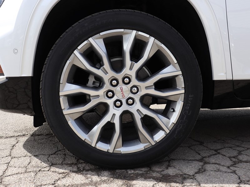 2025 GMC Acadia AWD 4dr Denali