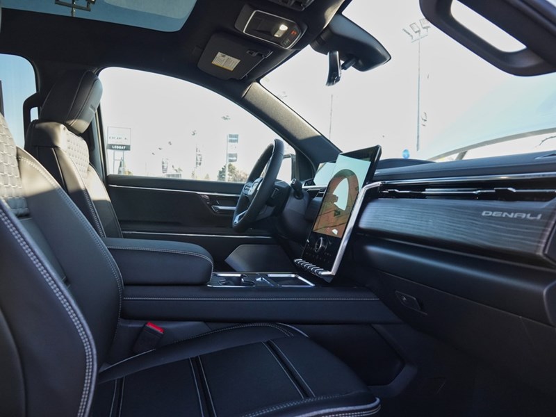 2025 GMC Sierra EV e4WD Crew Cab Extended Range Denali