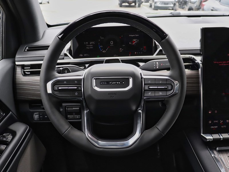 2025 GMC Sierra EV e4WD Crew Cab Extended Range Denali