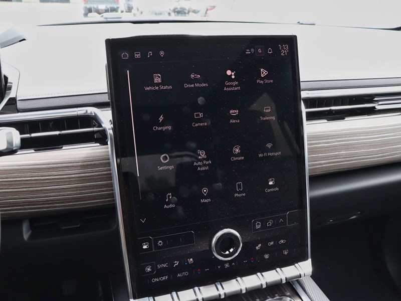 2025 GMC Sierra EV e4WD Crew Cab Extended Range Denali