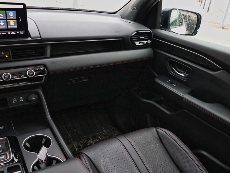 2025 Honda Pilot Black Pkg | AWD | 15000Kms | Likenew | Noclaims |