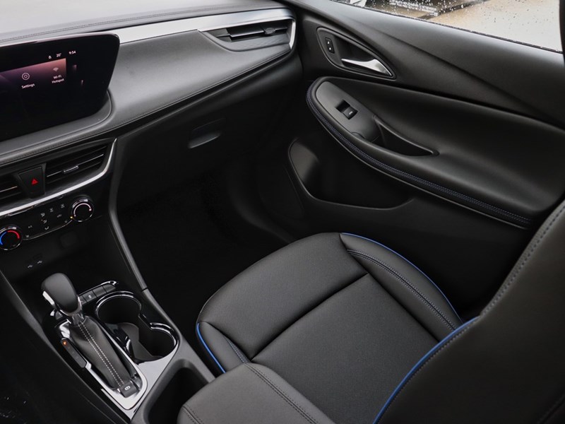 2026 Buick Encore GX AWD 4dr Sport Touring