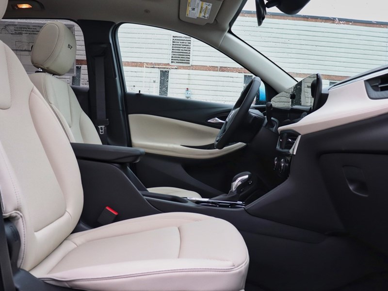 2026 Buick Encore GX AWD 4dr Sport Touring