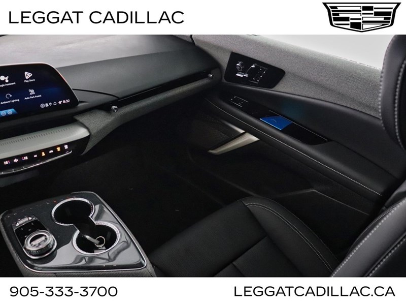 2026 Cadillac OPTIQ 4dr Premium Luxury