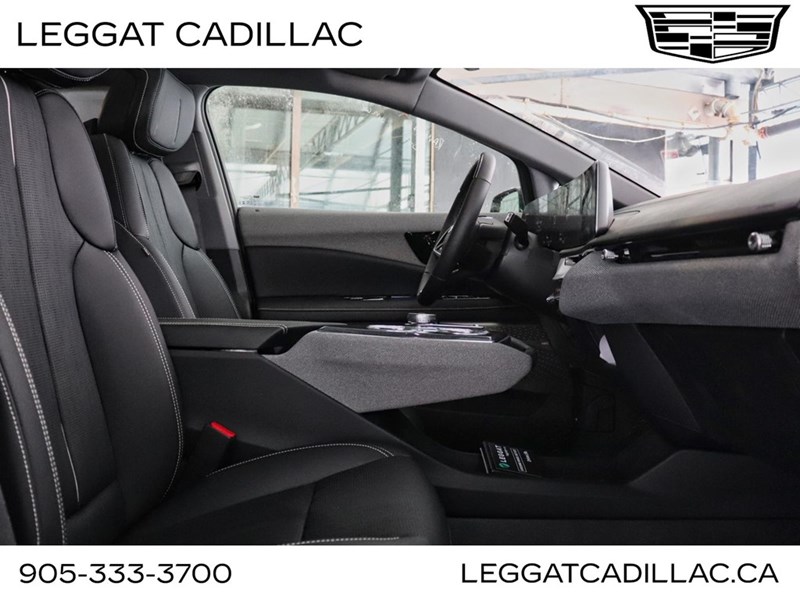 2026 Cadillac OPTIQ 4dr Premium Luxury