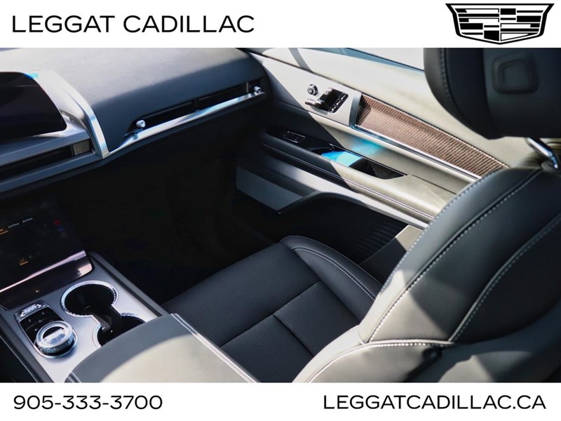 2026 Cadillac VISTIQ AWD 4dr Sport