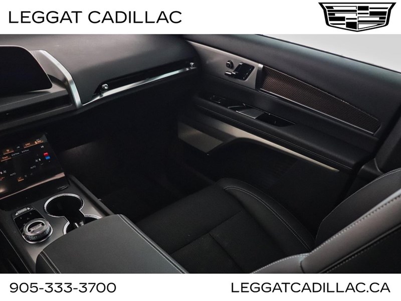 2026 Cadillac VISTIQ AWD 4dr Luxury