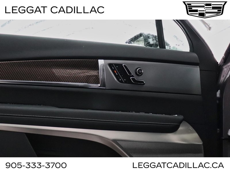 2026 Cadillac VISTIQ AWD 4dr Luxury