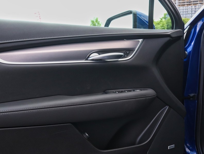 2026 Cadillac Xt5 AWD 4Dr Luxury