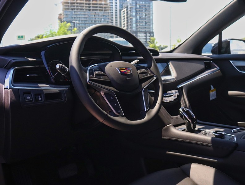 2026 Cadillac Xt5 AWD 4Dr Luxury