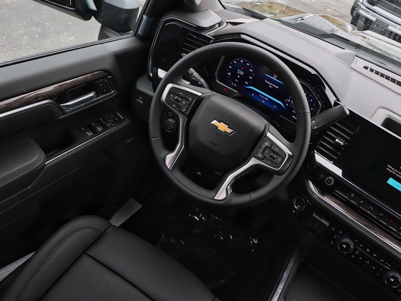 2026 Chevrolet Silverado 3500HD 4WD Crew Cab 172