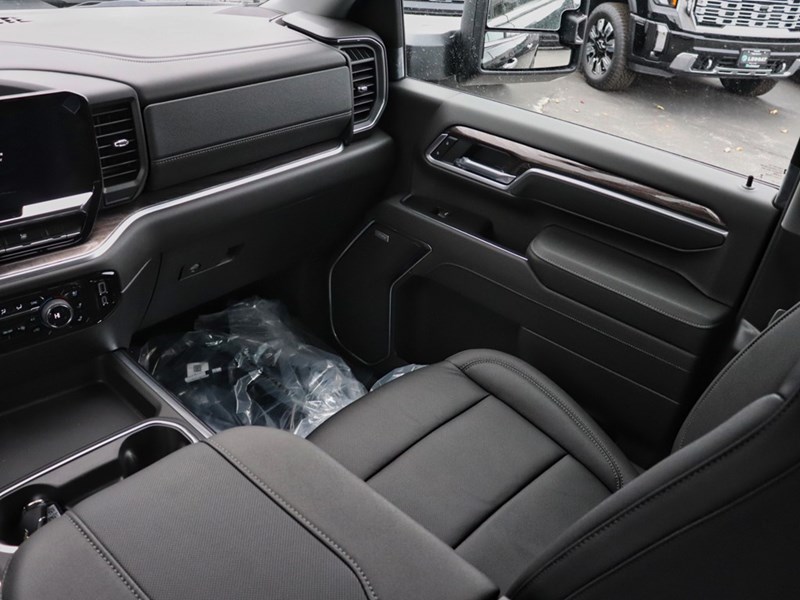 2026 Chevrolet Silverado 3500HD 4WD Crew Cab 172