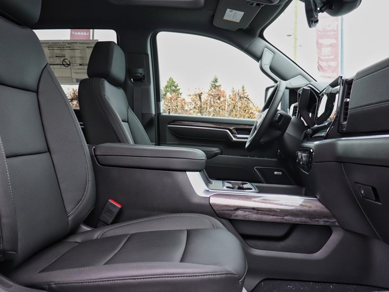 2026 Chevrolet Silverado 3500HD 4WD Crew Cab 172