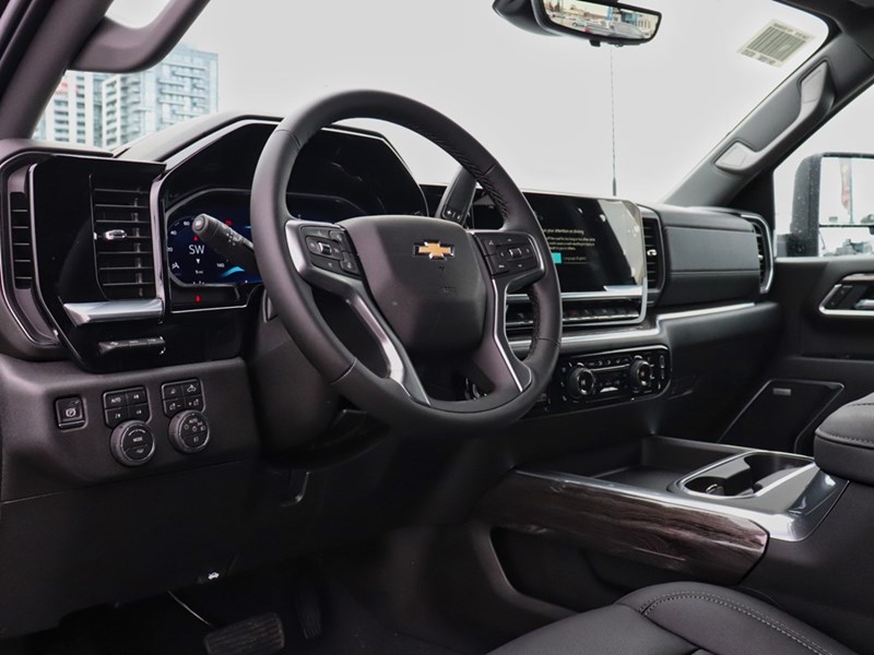 2026 Chevrolet Silverado 3500HD 4WD Crew Cab 172