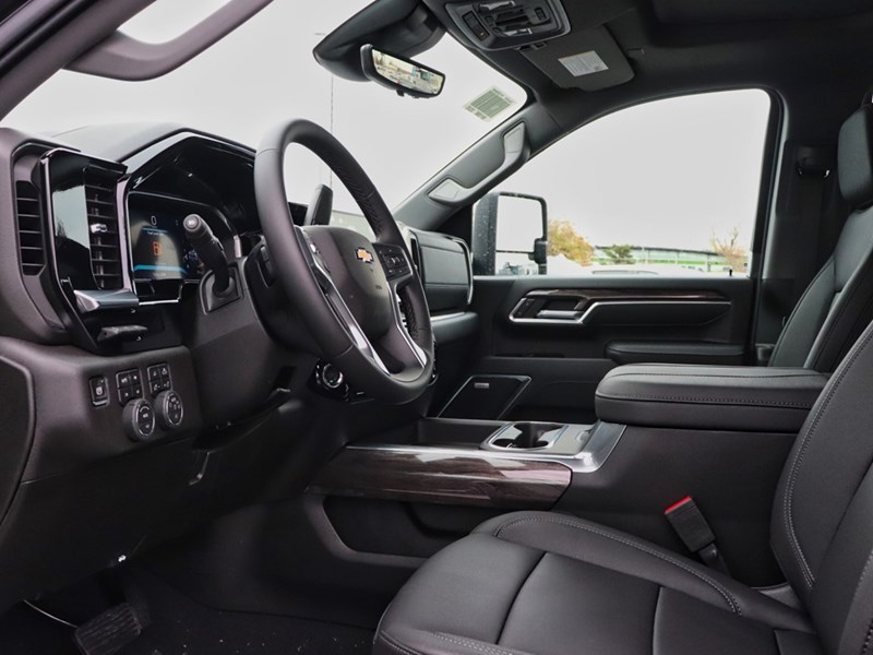 2026 Chevrolet Silverado 3500HD 4WD Crew Cab 172