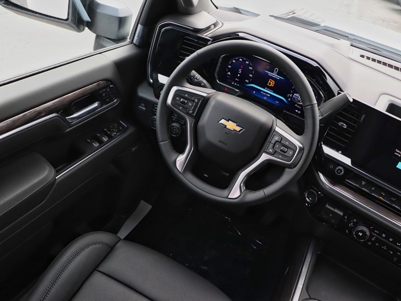 2026 Chevrolet Silverado 3500HD 4WD Crew Cab 172