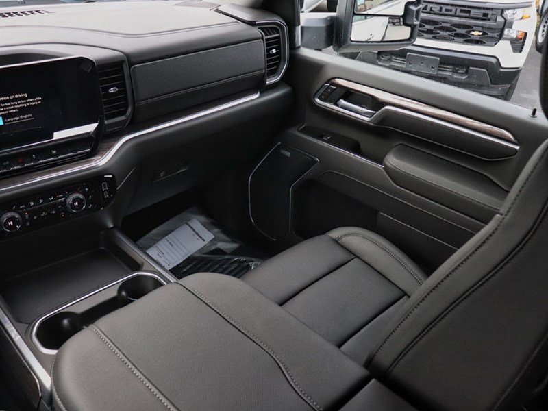 2026 Chevrolet Silverado 3500HD 4WD Crew Cab 172